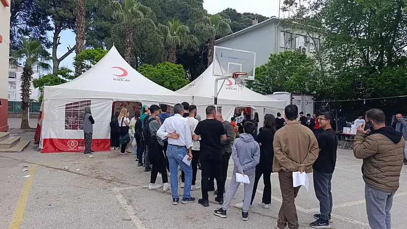 İzmir'de Kızılay'dan kampanya: Kan getirene bisiklet hediye