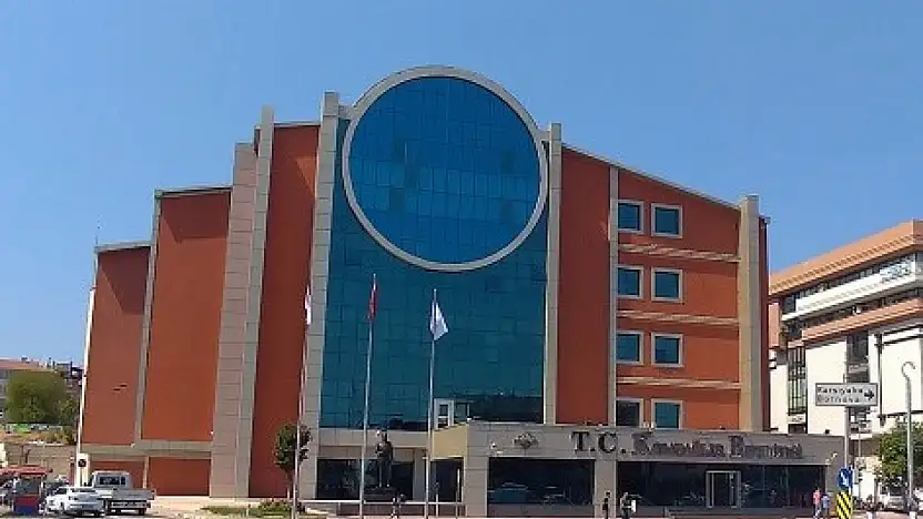 Karabağlar Belediyesi'nden maaş açıklaması