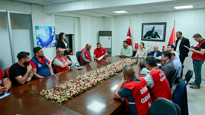 Konak'ta grev sona erdi: En düşük maaş...