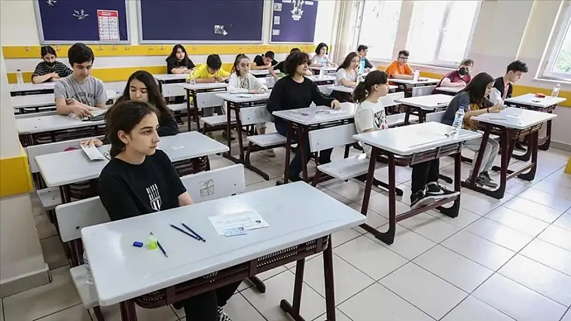 LGS merkezi sınavına saatler kaldı: 1 milyon öğrenci ter dökecek