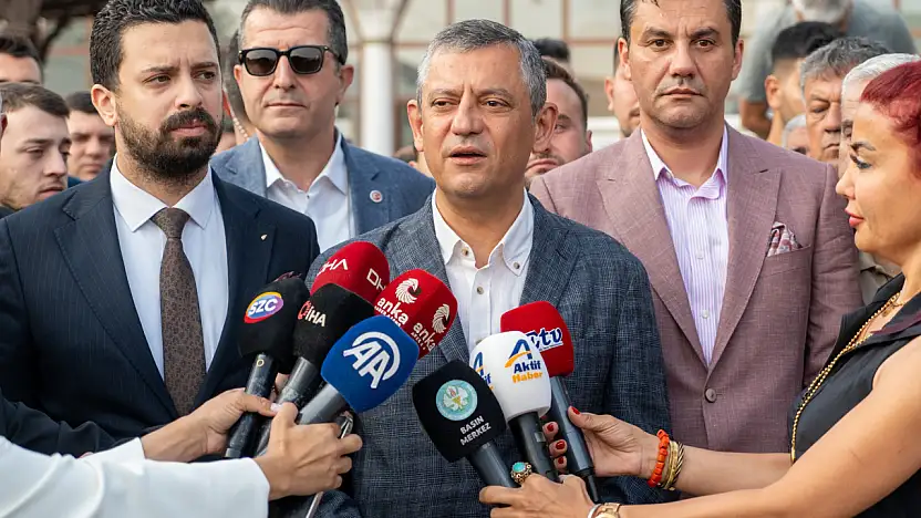 Özgür Özel'den bayram mesajında sert sözler: Yaşatanı bin pişman ederim