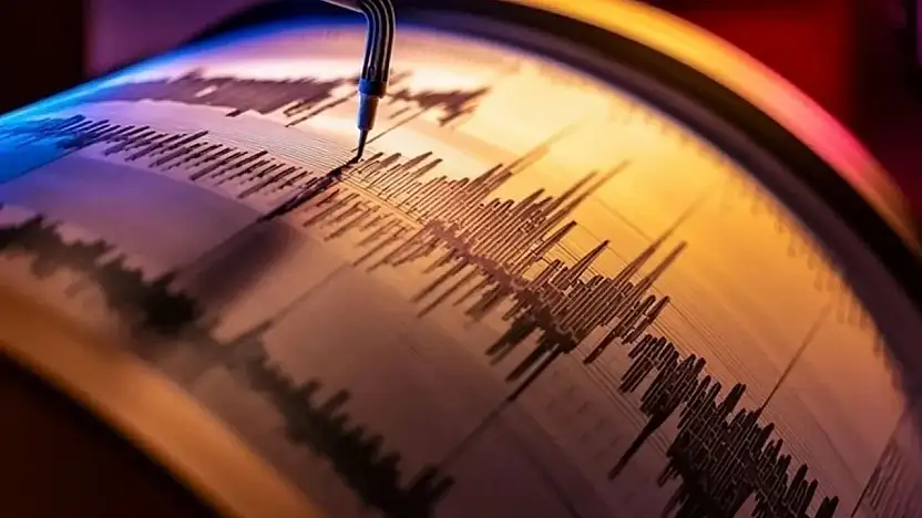 Son dakika! İzmir'de korkutan deprem!